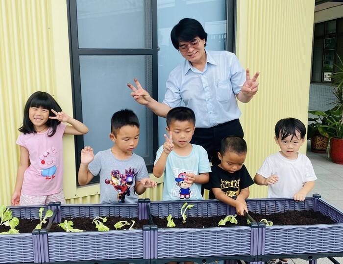 幼兒園生活 #種菜大作戰 #泥巴是最好的玩具 #萌翻了圖片